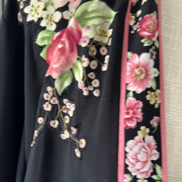 Oscar de la Renta Black and Pink Floral Robe With Belt /Pockets SZ S/M - Picture 8 of 11